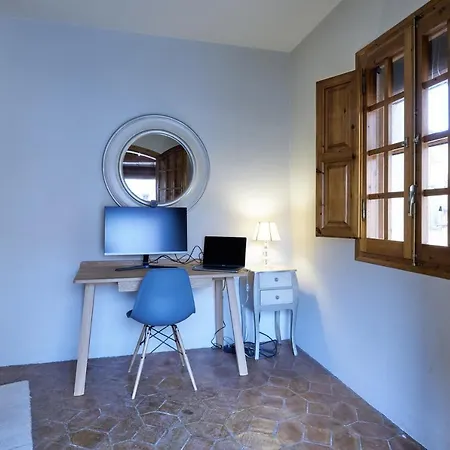 The Corner House Of - A Stroll From The Beach, In The Heart Of The Old Town Apartment
