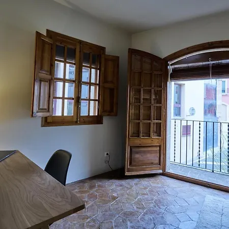 The Corner House Of - A Stroll From The Beach, In The Heart Of The Old Town
