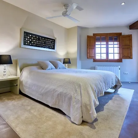 Apartment The Corner House Of - A Stroll From The Beach, In The Heart Of The Old Town