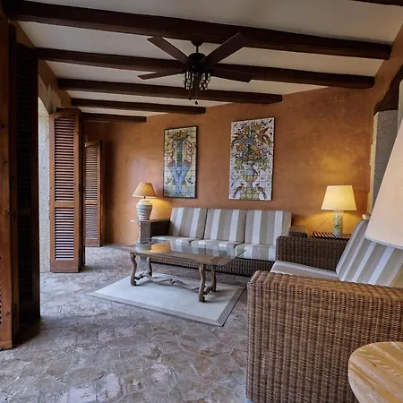 Apartment The Corner House Of - A Stroll From The Beach, In The Heart Of The Old Town *