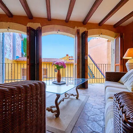 Apartment The Corner House Of - A Stroll From The Beach, In The Heart Of The Old Town Altafulla